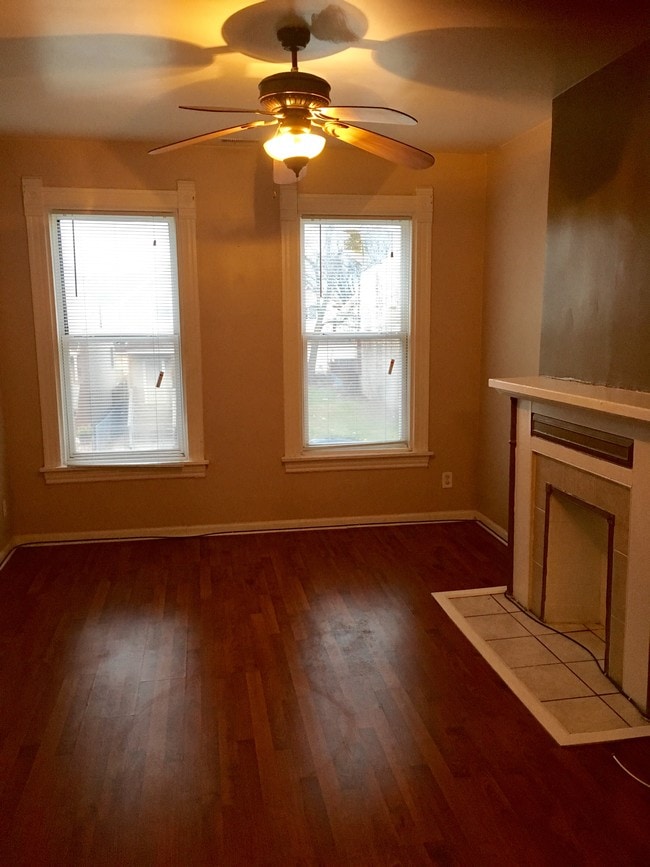 Sala de estar - 7134 S University Ave Unidad 2