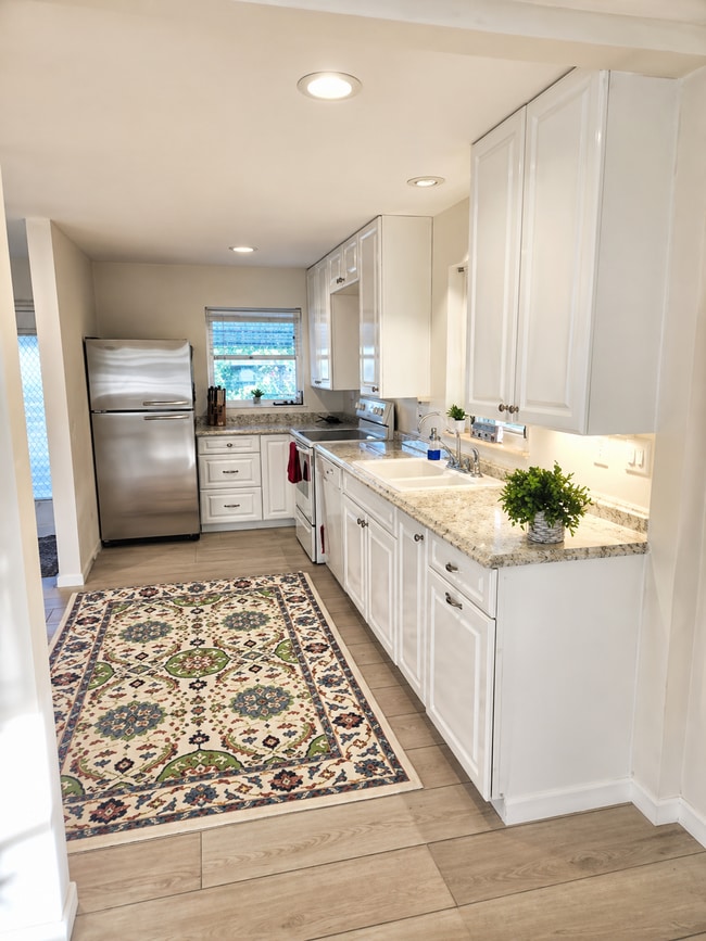 Photo - 422 N Broadway