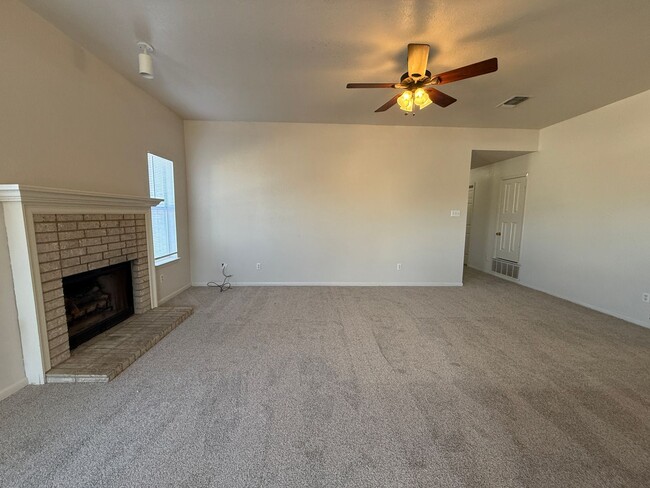 Photo - 4801 Lindsey Dr