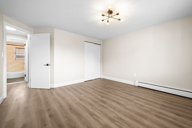 Photo - 157 School St