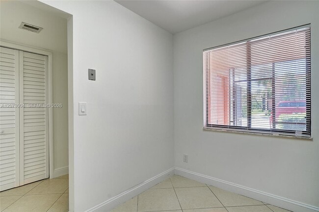 Photo - 231 Lakeview Dr Unit 103
