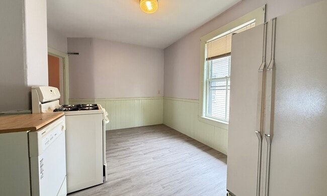 Photo - 57 Rindge Ave Unidad A