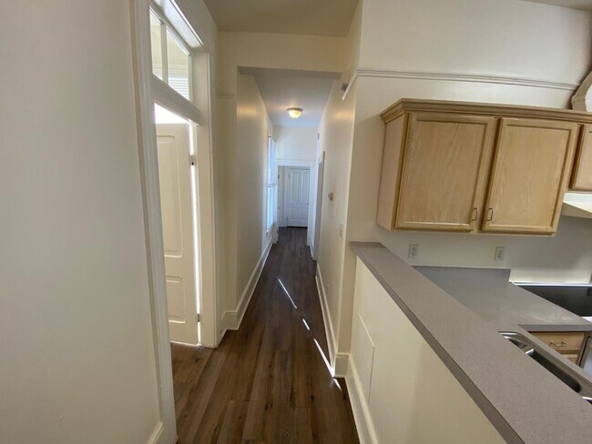 Photo - 605 Harrison St