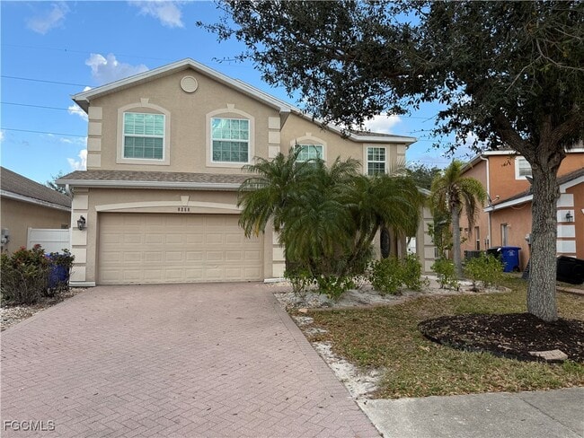 Photo - 8258 Silver Birch Way