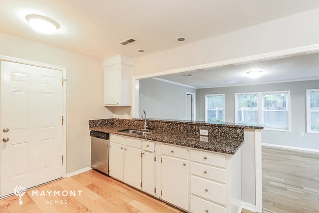 Photo - 102 Birchwood Dr