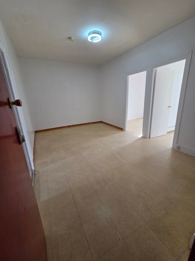 Living Room - 809 Astoria Blvd Unit 2