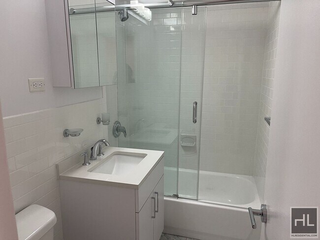 Photo - EAST 35 STREET Unidad 4F