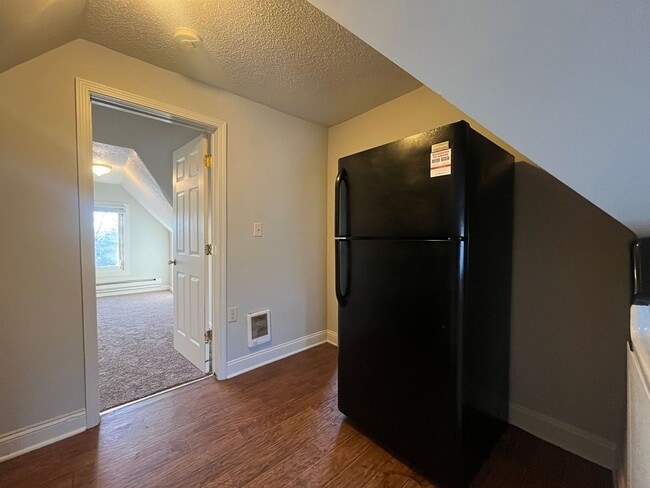 Photo - 666 Sims Ave Unit 3