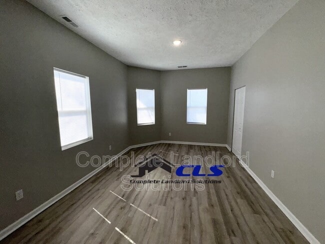 Photo - 702 S 8th St