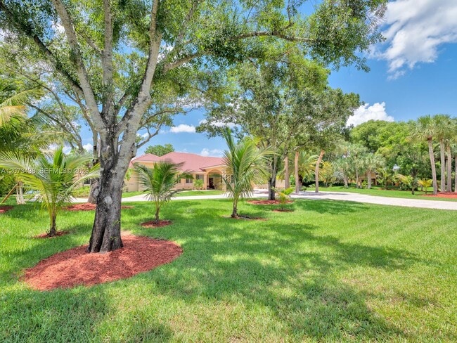 Photo - 2710 Walkers Way