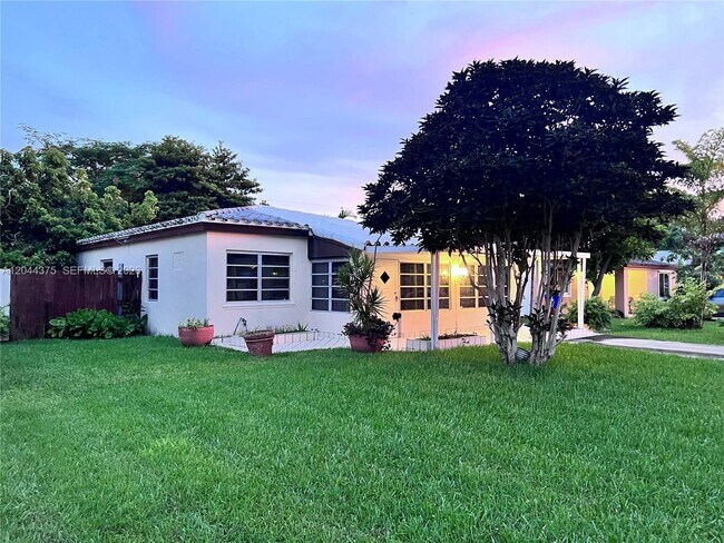 Photo - 2082 NE 180th St