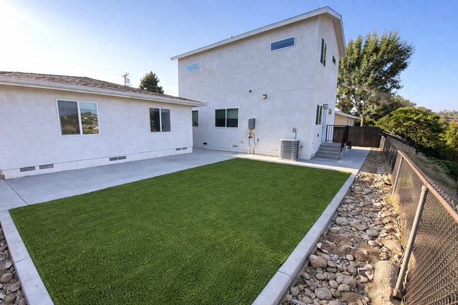 Building Photo - Newer Build, 4BD/2BA