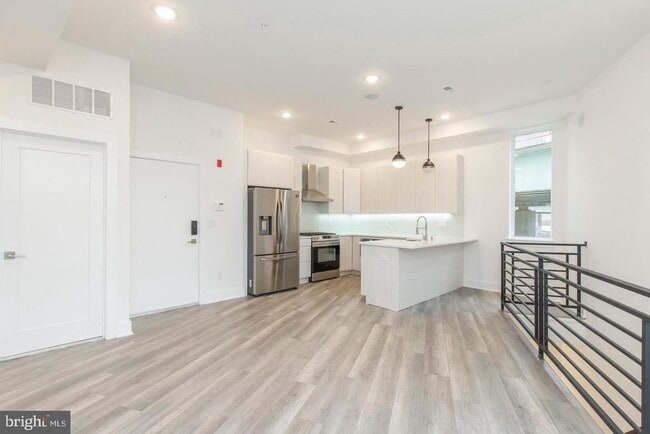 Building Photo - 90-94 E Laurel St Unit A