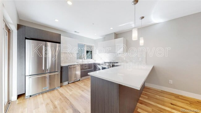 Photo - 1930 N Grove St