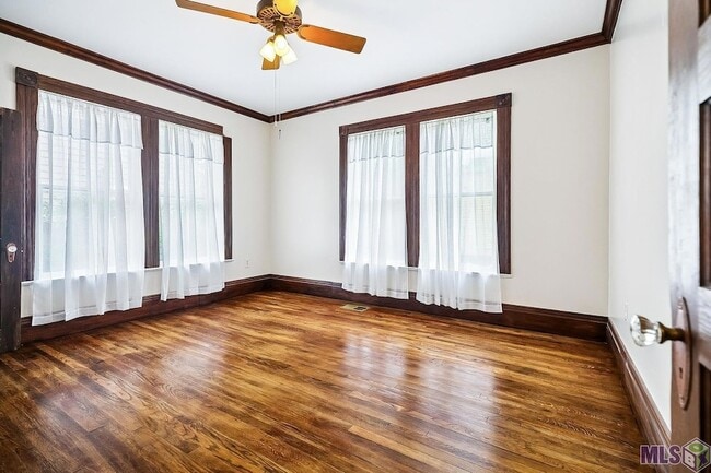 Photo - 1909 Cedardale Ave