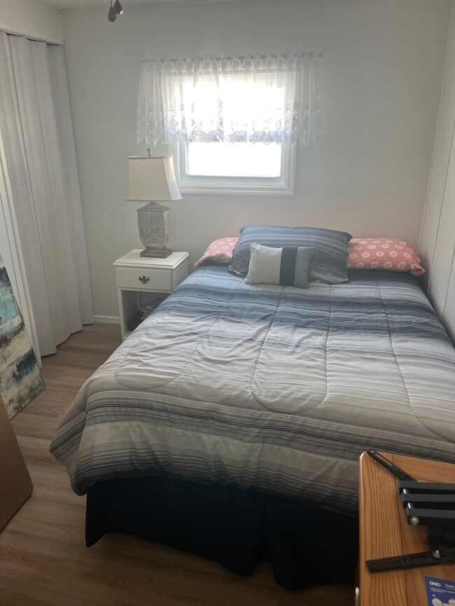 Photo - 4841 92nd St N