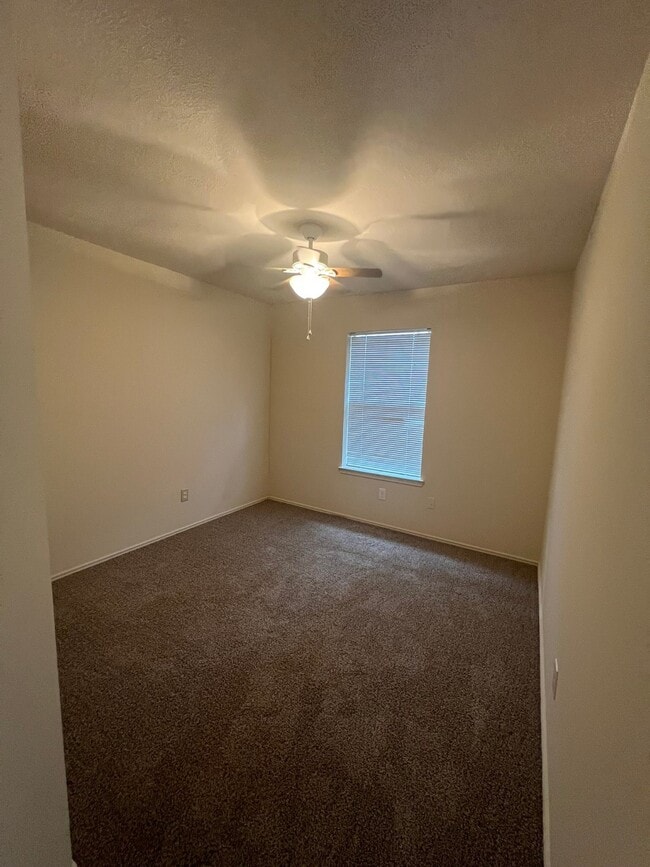 Building Photo - 19530 Sandy Woods Dr Rental