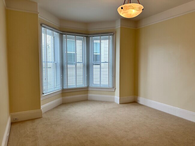 Photo - 1950 Union St Unit A