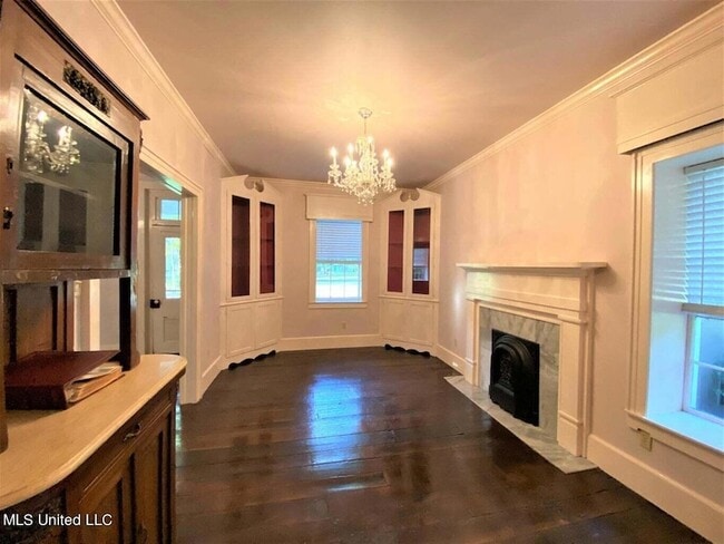 Photo - 275 W Chulahoma Ave