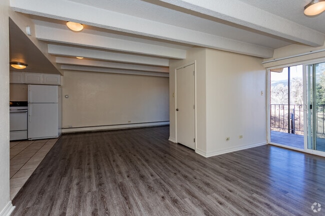 Studio - 400SF