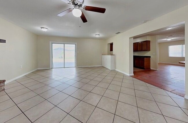 Photo - 1175 Luke Ave