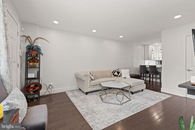 Photo - 2218 16th St NE