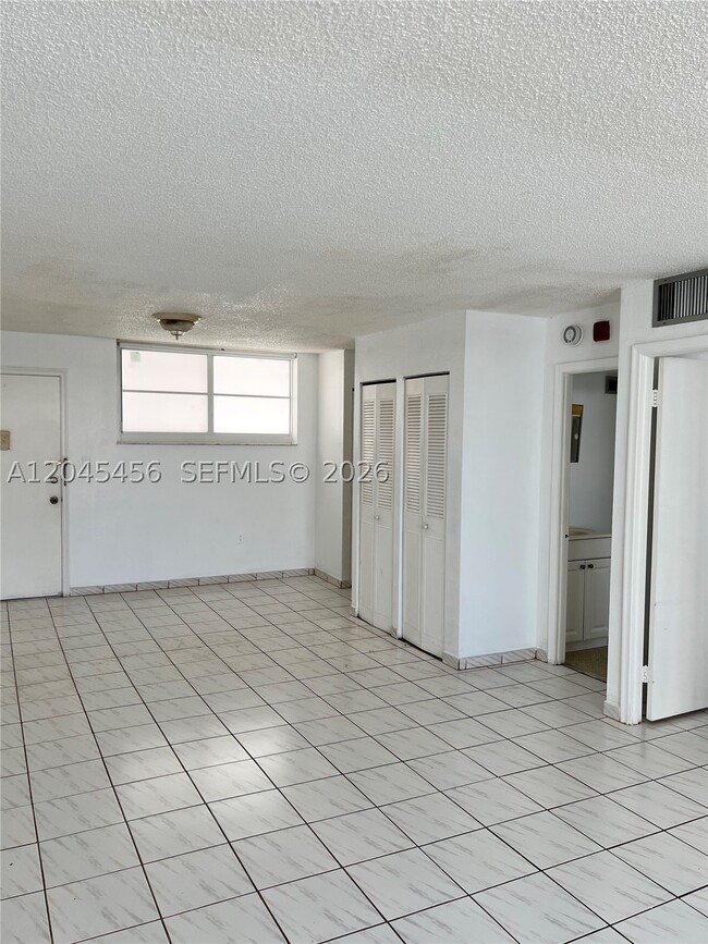 Photo - 1750 James 7K Unit 7K