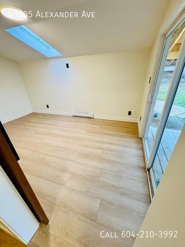 Photo - Newly Renovated Cozy Home