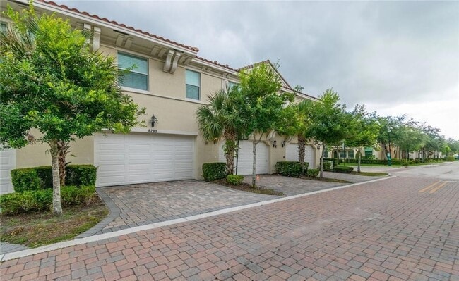 Photo - 8289 Cascada Isles Dr
