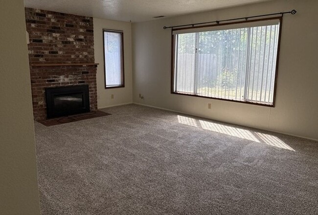 Photo - 3Bd/2Ba Single Story House - Available to View!