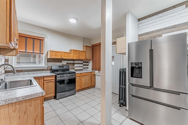 Photo - 4938 W Monroe St
