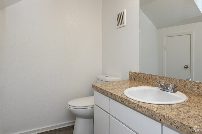 A2 - 1BR, 1.5BA - 800SF - Second Bathroom - Summer Glen