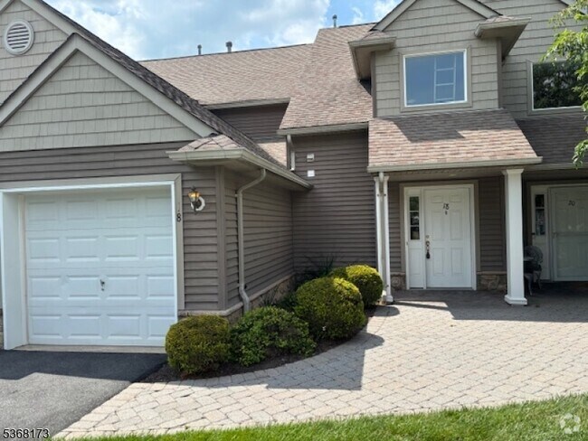 Building Photo - 18 Clubhouse Rd