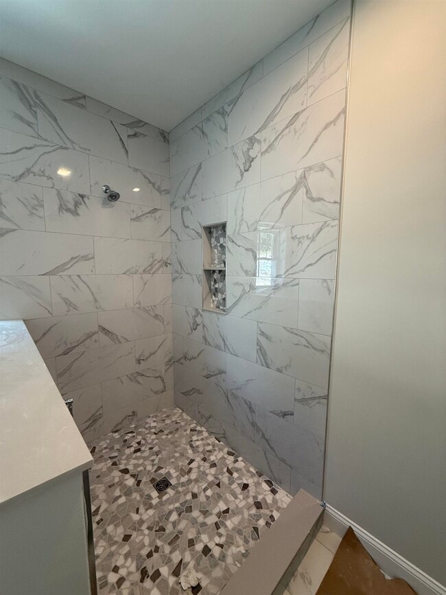 Photo - 5 Kinsman Ln