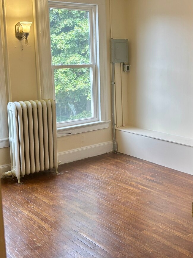 Photo - 192 Front St Unit 2