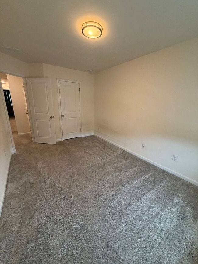 Photo - Beautiful 3 Bed / 2.5 Bath Townhome in Foxbank Plantation