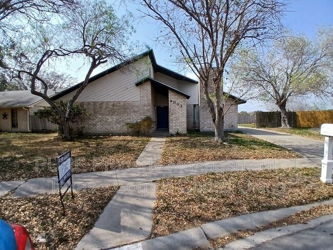 Building Photo - 4033 Sandy Hollow Creek Dr