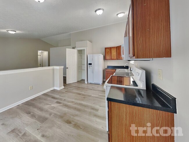 Photo - 1082 Sunmeadow Cir