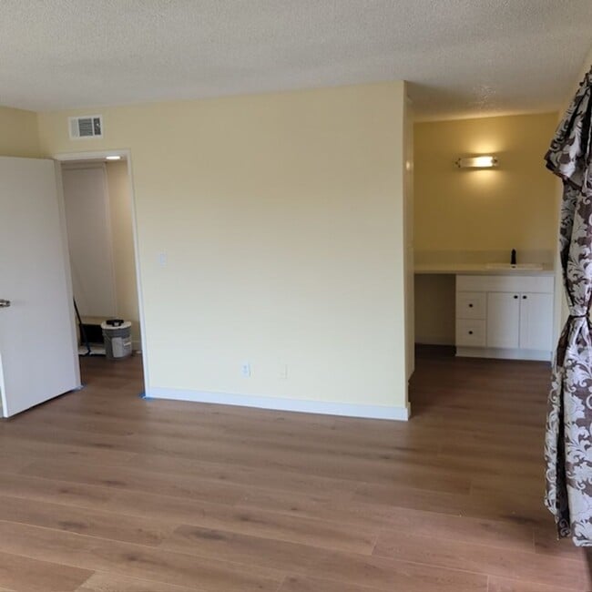 Photo - 570ap Unit 3841