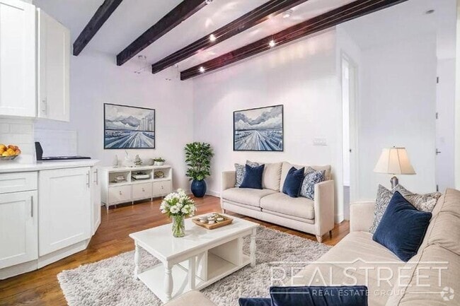 Building Photo - 3 BED 1.5 Bath in Bed Stuy Rental