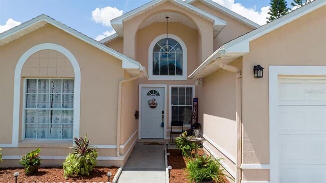 751 Country Woods Cir
