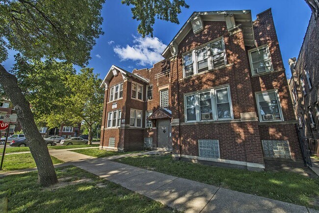 148 N La Crosse