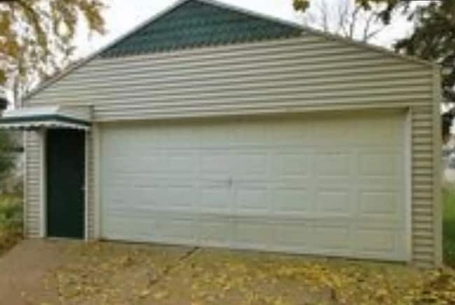 Photo - Charming 3-Bedroom Home with AC & Pet-Friendly in Flint's Desirable Neighborhood!