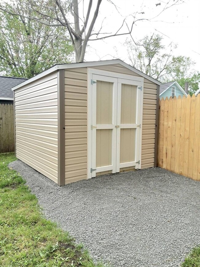 Photo - 512 E Douglas St