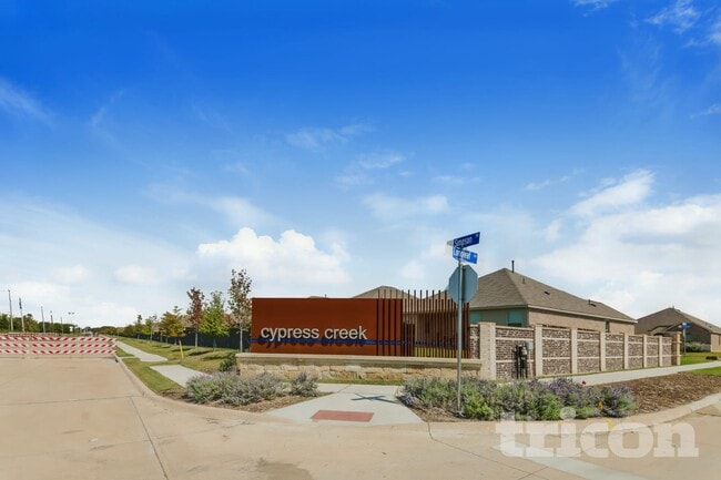 Photo - 2411 Carlow Ln