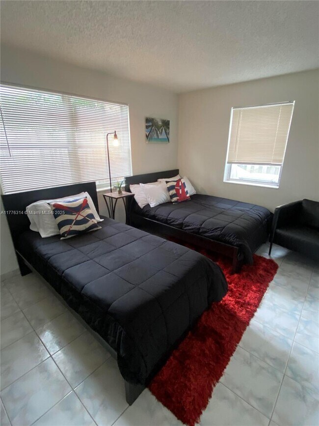 Photo - 3210 Canal Dr Unidad 8