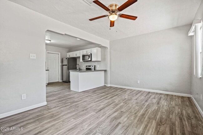 Photo - 528 E Pierson St Unidad 9