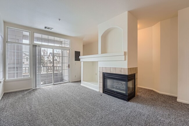 Spacious & Bright 2-Bed, 2.5-Bath Townhome... - Spacious & Bright 2-Bed, 2.5-Bath Townhome...