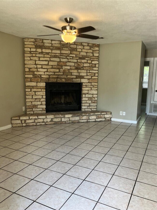 Photo - 20700 Bonanza St
