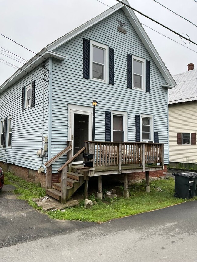 Building Photo - 8 Veterans Ct Unit #2